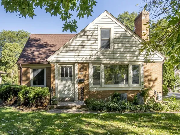 620 West Monrovia AVENUE, Glendale, WI 53217