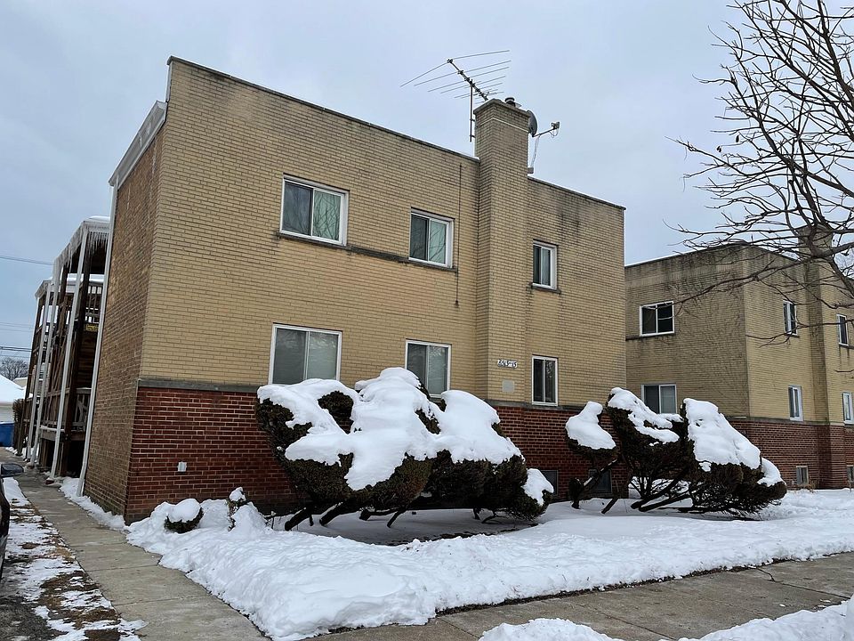 1st image of 6515 N California Ave #2W