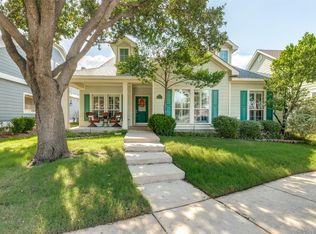 10004 Waterbury Dr, Aubrey, TX 76227