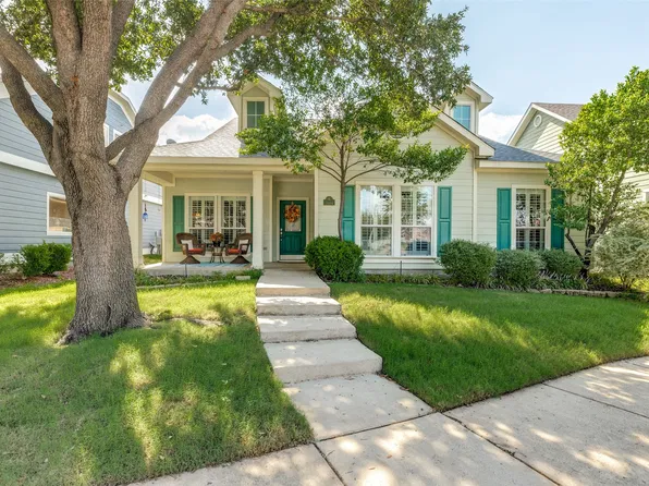 10004 Waterbury Dr, Aubrey, TX 76227