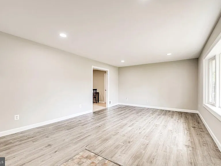 4005 Lees Corner Rd — Photo 2