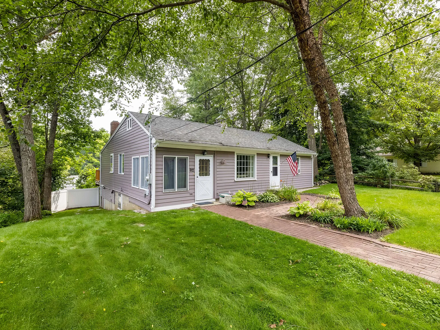 3 bed, 1776 sqft, $2,400 — Photo 1