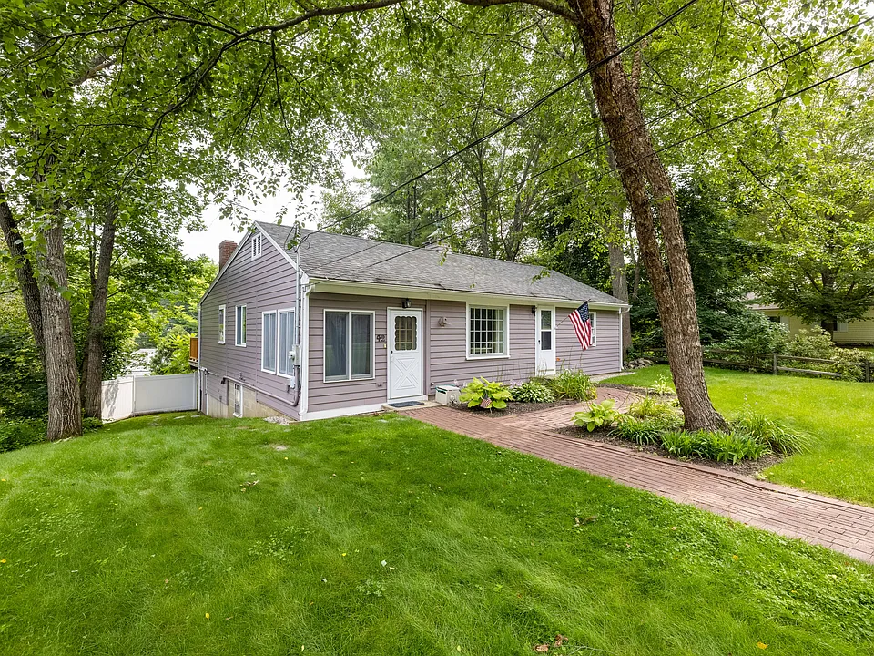 42 Highland Ave