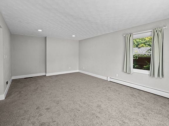 5th image of 1516 W George Washington Blvd