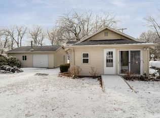 2744 N Peterson Beach Dr, Pinconning, MI 48650