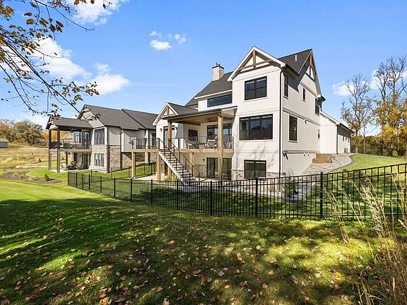 3rd image of 3398 Blarney Dr