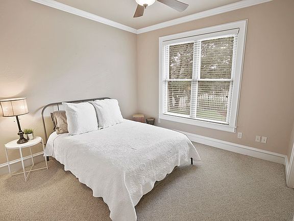 4th image of 3622 Bunyan Cir