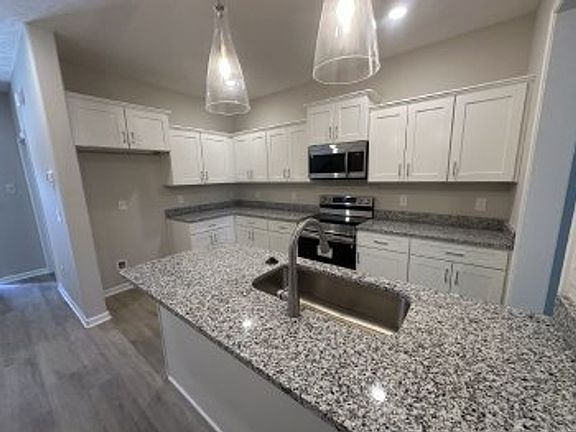 5th image of 1850 Madison St Unit 306