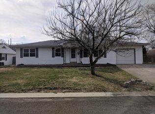 1113 State St, Collinsville, IL 62234