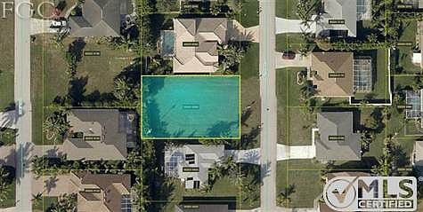 3rd image of 4922 SW 27th Ave