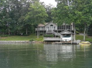 120 Windtree Pointe Dr, Moneta, VA 24121
