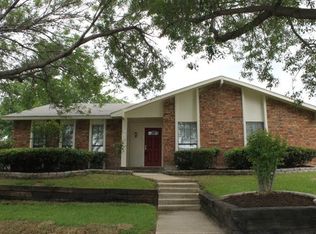 1810 Tree Line Dr, Carrollton, TX 75007