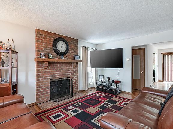 3rd image of 5230 Brandy Oaks Ln