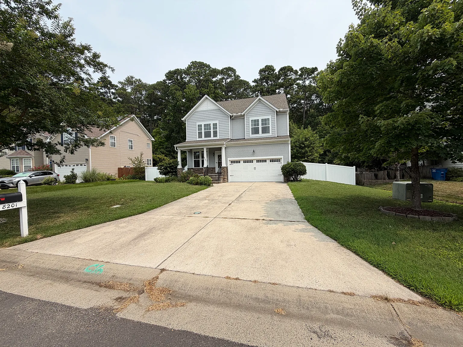 Gorgeous Large Family Home — Photo 4