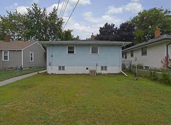 2nd image of 1034 Earl St