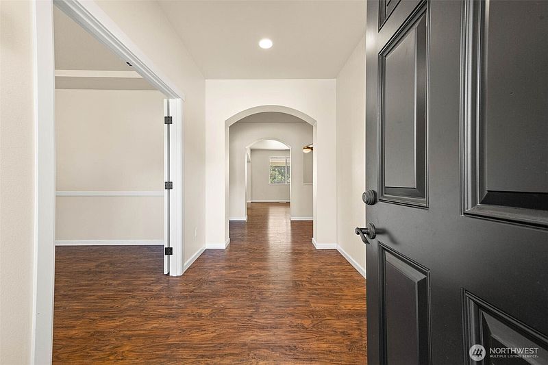 4th image of 3822 Southlake Drive SE
