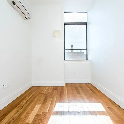 Rented by Nooklyn NYC LLC | media 50