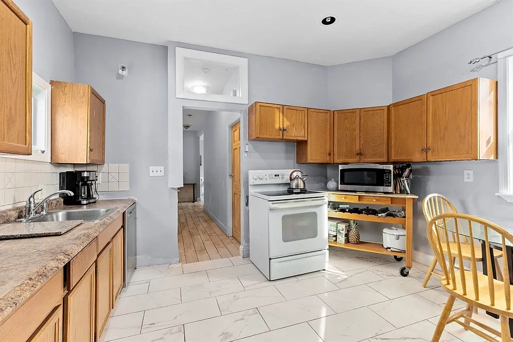 1 bed, 1.0 bath, 750 sqft, $2,600 — Photo 1