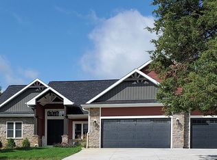 7314 Pine Ridge Dr, Burlington, WI 53105