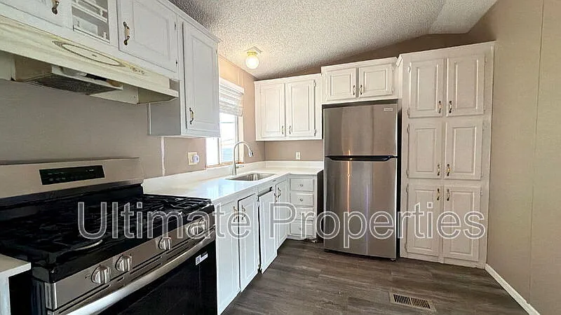 2 bed, 2.0 bath, 840 sqft, $1,395 — Photo 1