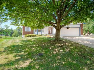 1704 Wildhorse Ct, Raymore, MO 64083