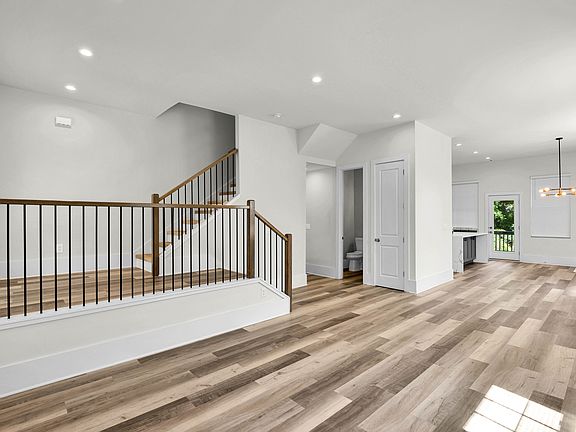 5th image of 3165 Dogwood Dr #108