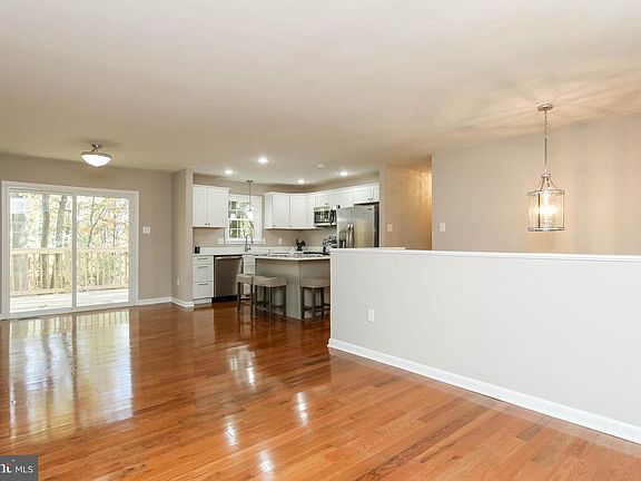 4th image of 291 Winterberry Ln