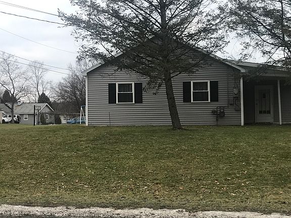 5th image of 13 Elmhurst Dr