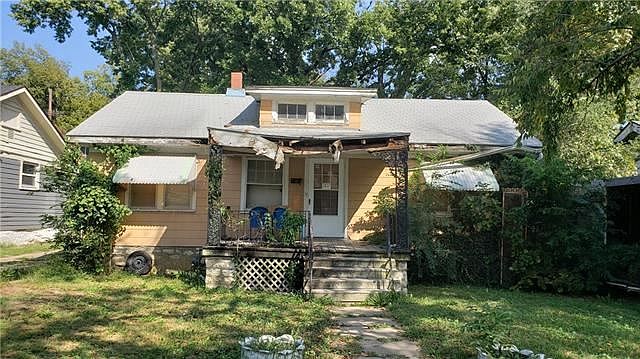 1st image of 2527 Van Brunt Blvd