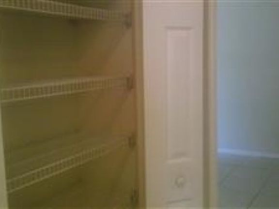 4th image of 444 Circle Dr S