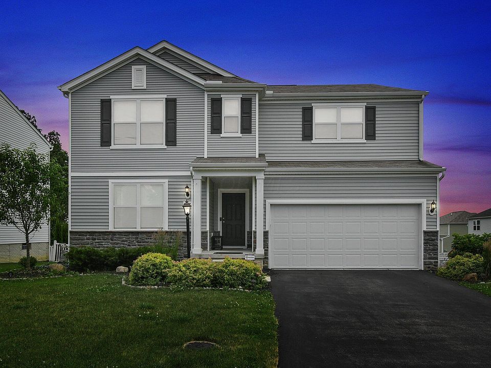 1st image of 923 Burtwood Dr