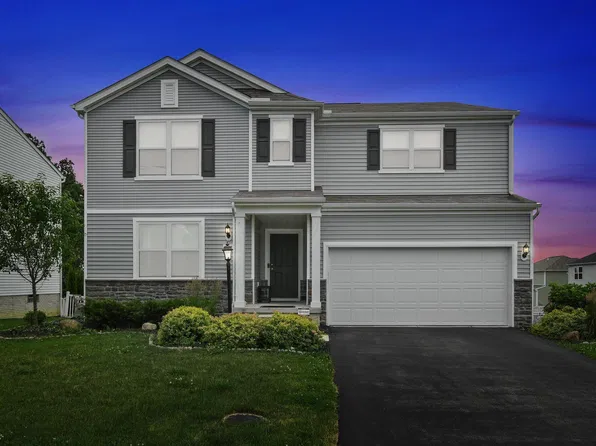 923 Burtwood Dr, Pataskala, OH 43062