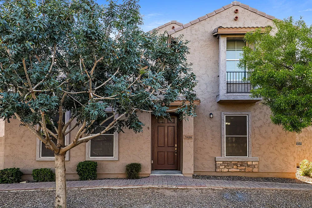 3 bed, 2.5 bath, 1500 sqft, $1,945 — Photo 1