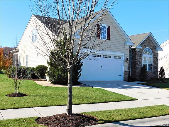 5th image of 22976 Surry Ln