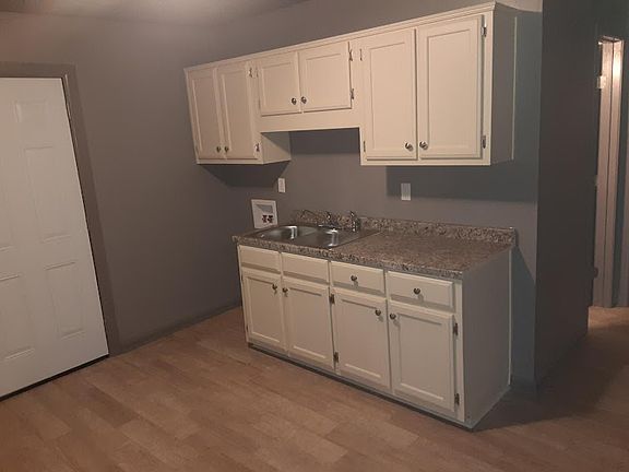5th image of 3006 Calvert Ave