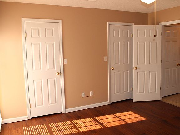 5th image of 408 Roosevelt Ave #B