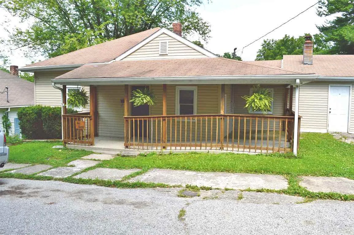 1020 T St photo 1