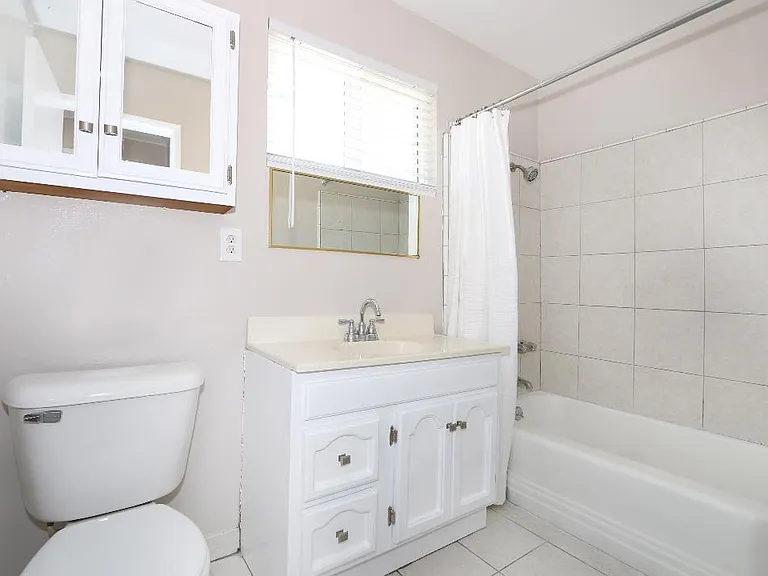 316 N Moore Ave #E — Photo 10