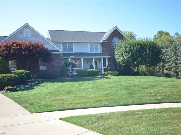 858 Olde Orchard Dr, Tallmadge, OH 44278