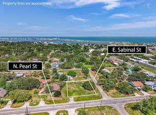 702-710 E Sabinal St, Rockport, TX 78382