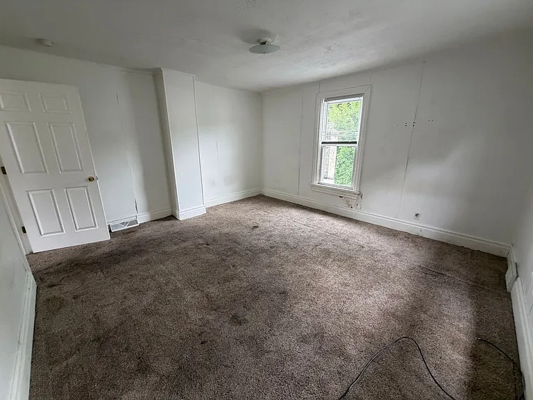 1109-1111 Chess St — Photo 10