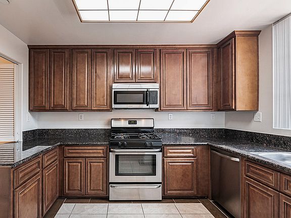 2nd image of 368 W Doran St Unit E