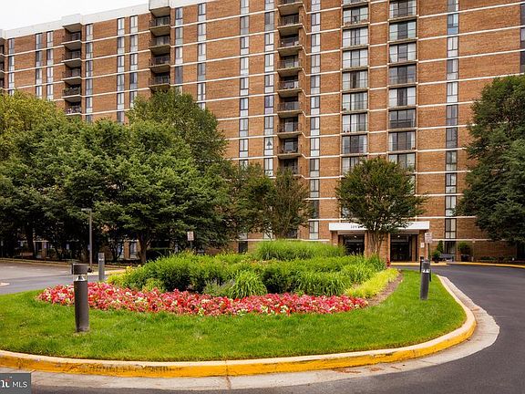2nd image of 2300 Pimmit Dr APT 319