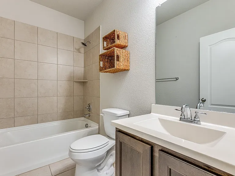 1900 Outpost Creek Ln — Photo 25