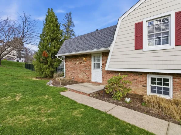 120 Carlough Rd, Upper Saddle River Boro, NJ 07458