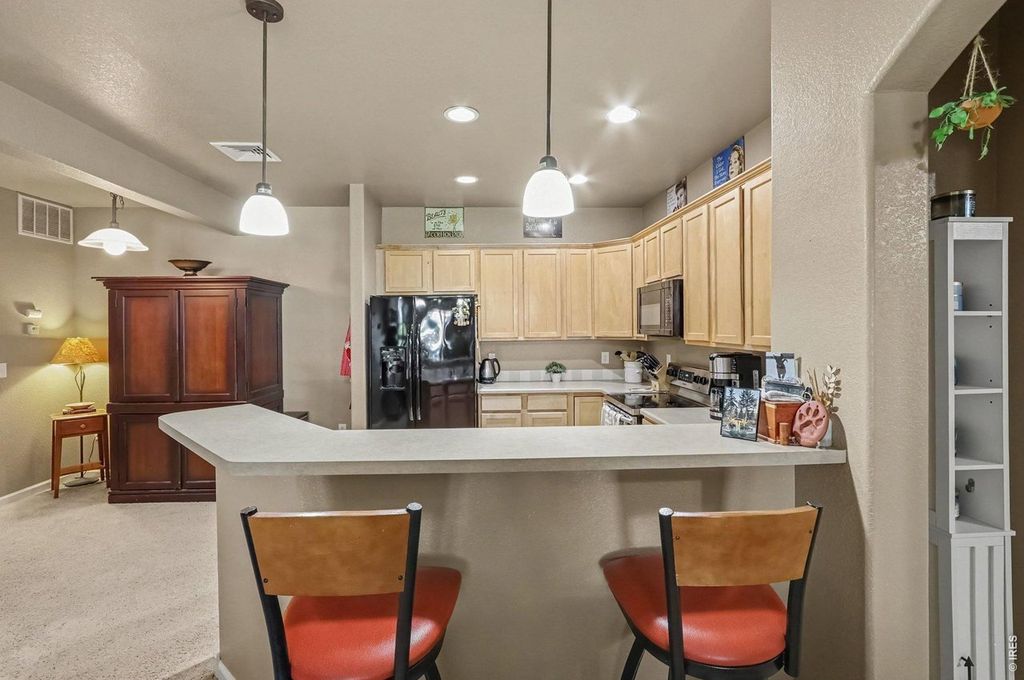 2421 Owens Ave #101