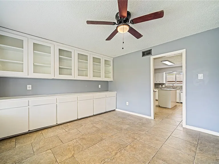 2445 Cricket Hollow St — Photo 19