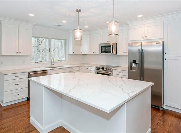 5th image of 4 Gina Ln