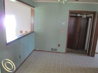 5th image of 22368 Woodstock Ct