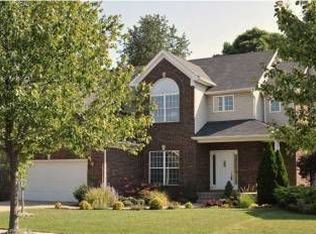 3107 Lake Vista Dr, Louisville, KY 40241